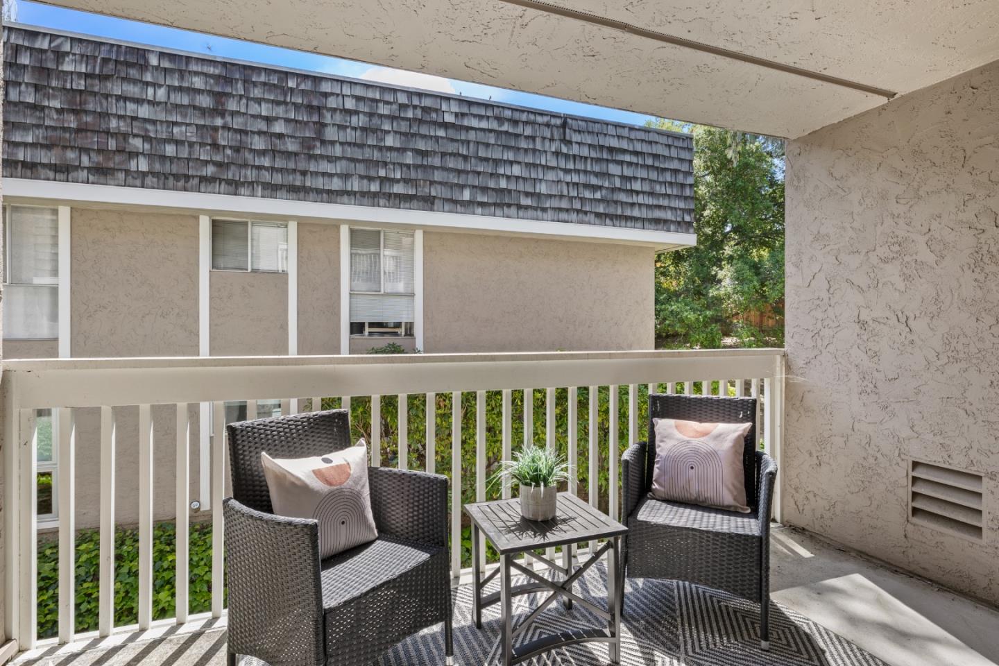 675 Sharon Park DR 216