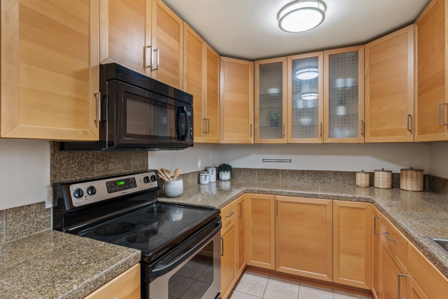675 Sharon Park DR 216