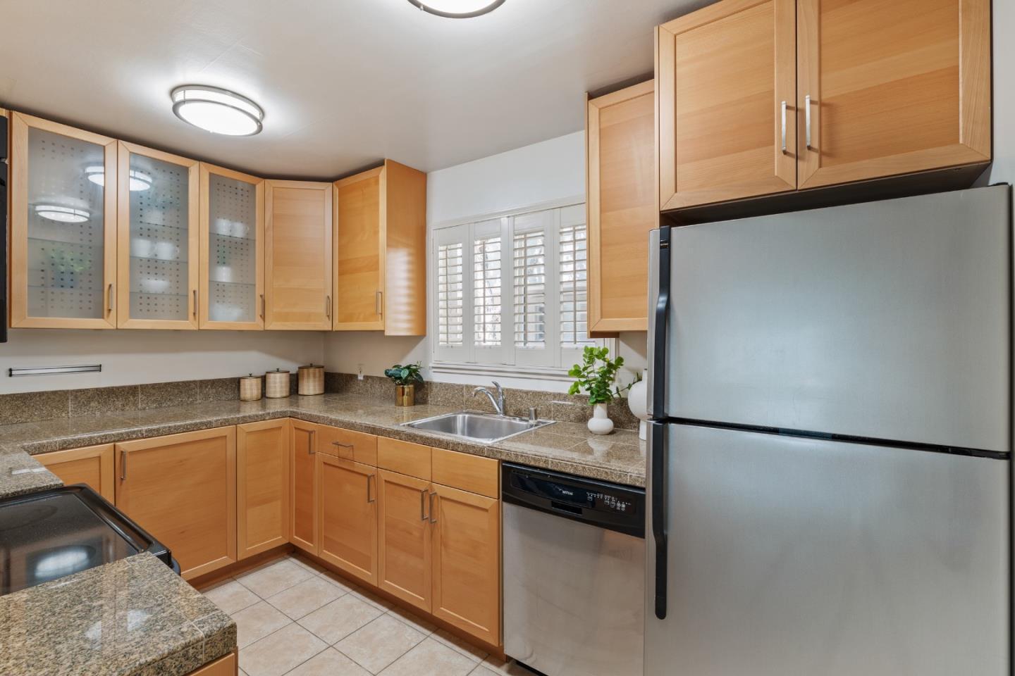 675 Sharon Park DR 216