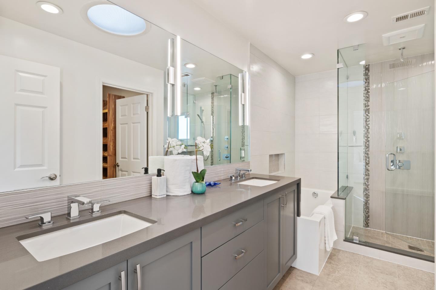 900 Los Robles Avenue