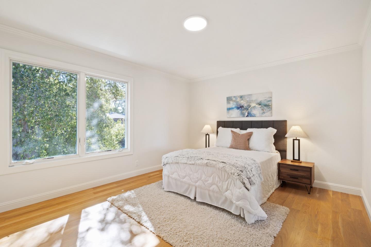 900 Los Robles Avenue