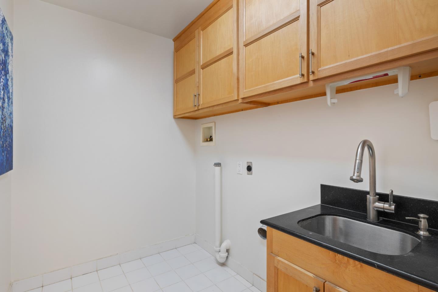 900 Los Robles Avenue