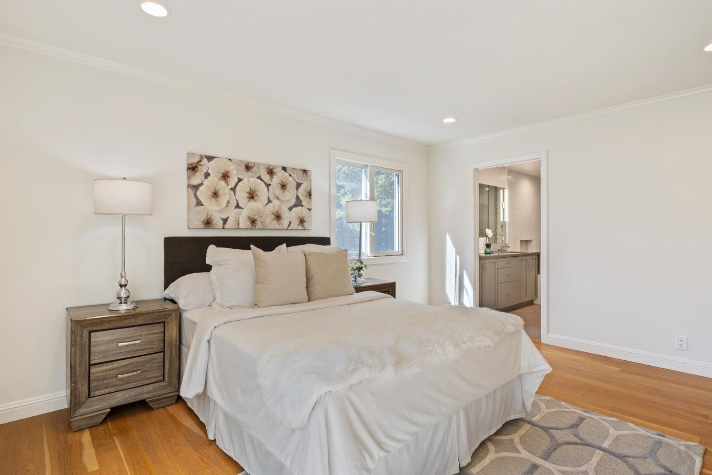 900 Los Robles Avenue