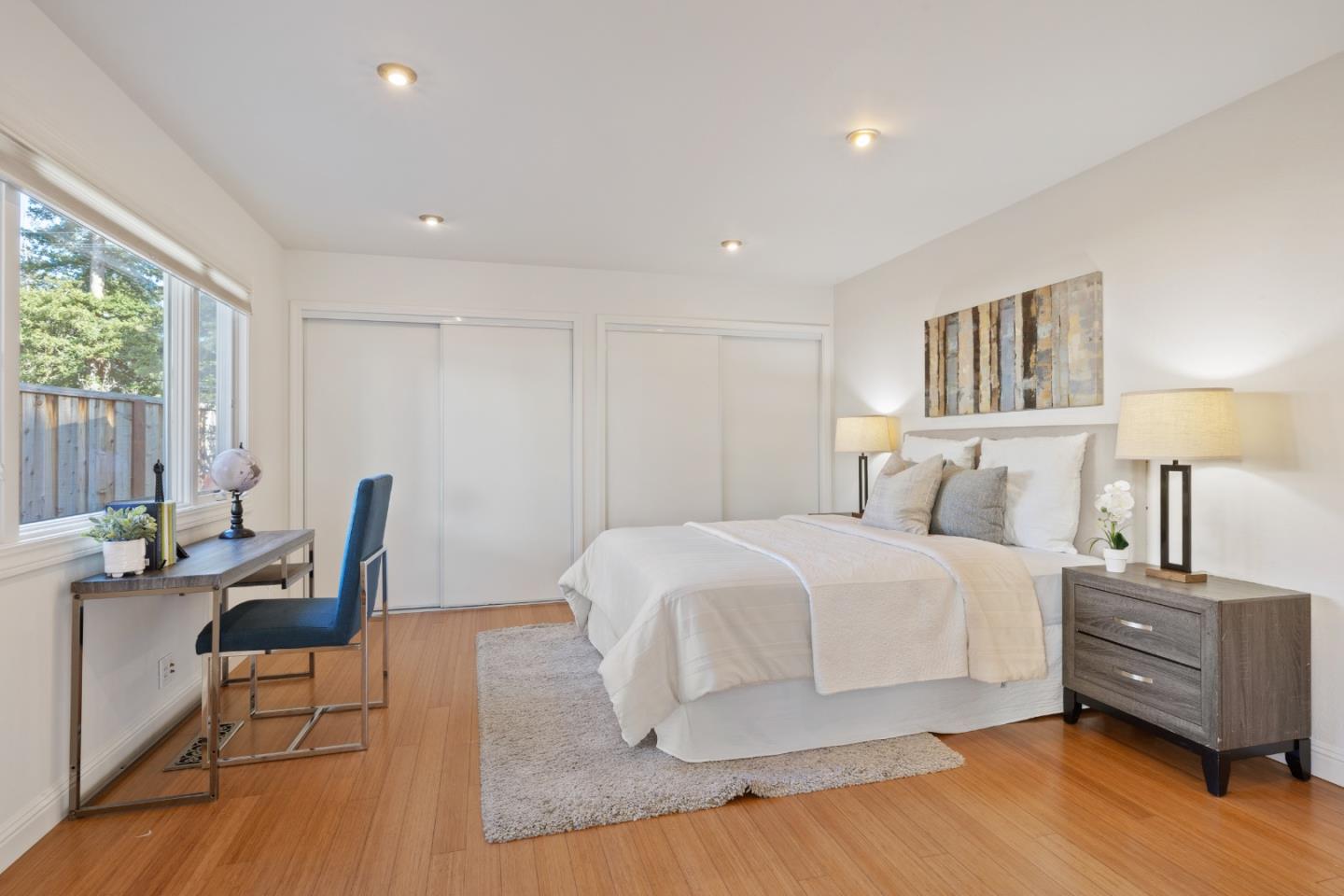 900 Los Robles Avenue