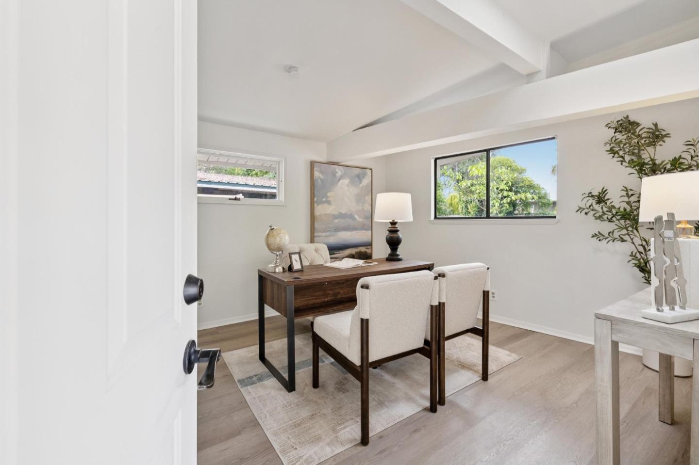 1046 Metro Circle