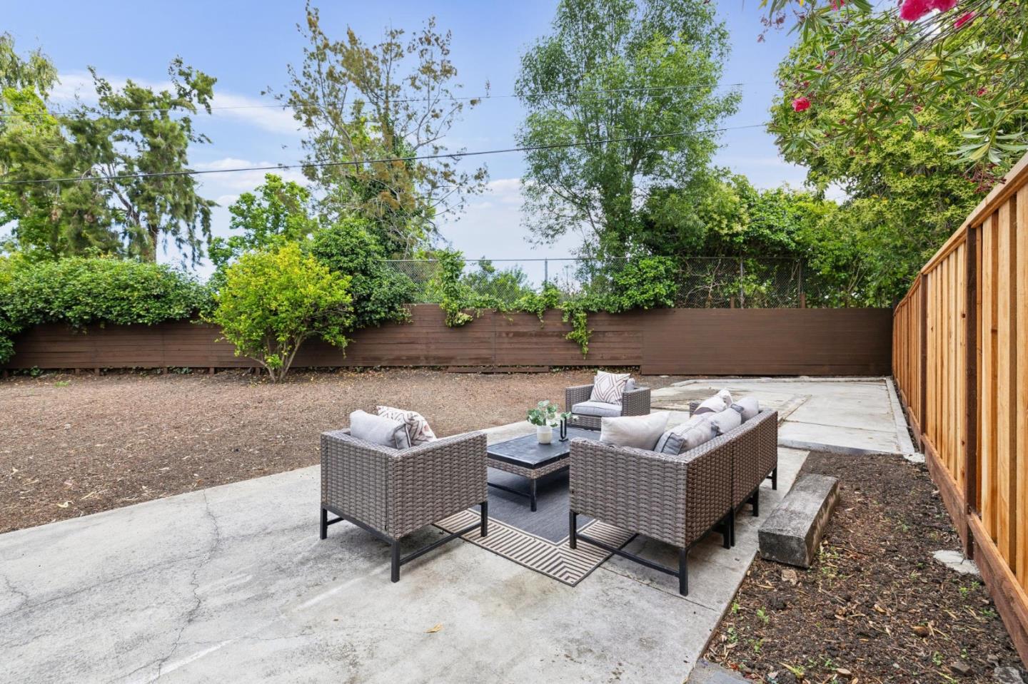 1046 Metro Circle