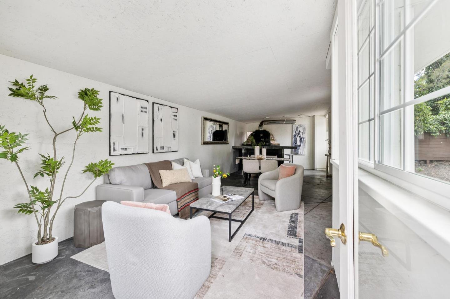 1046 Metro Circle