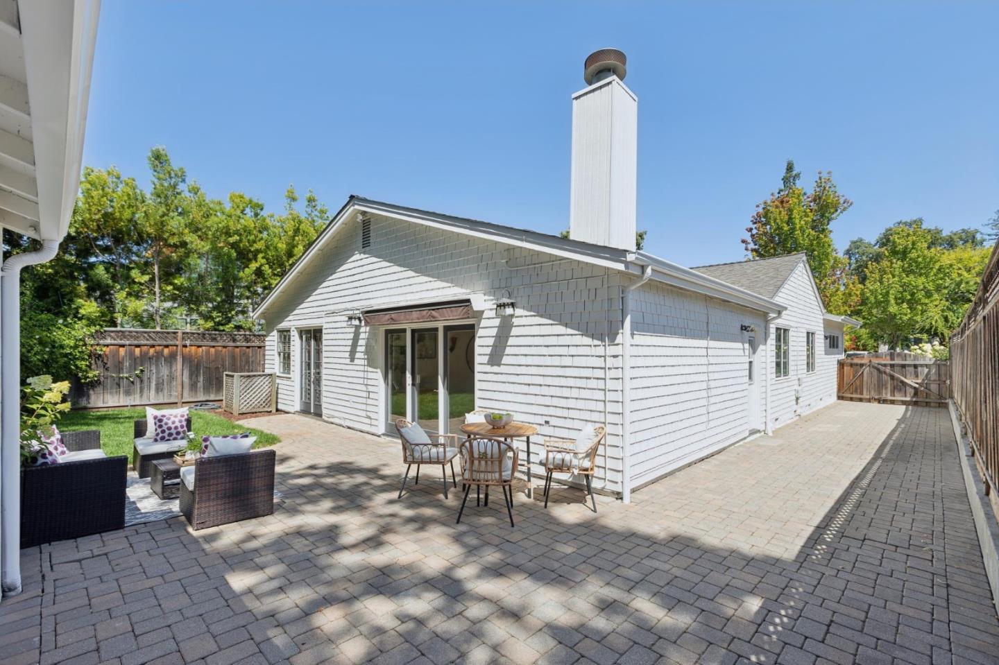 2062 Mills AVE