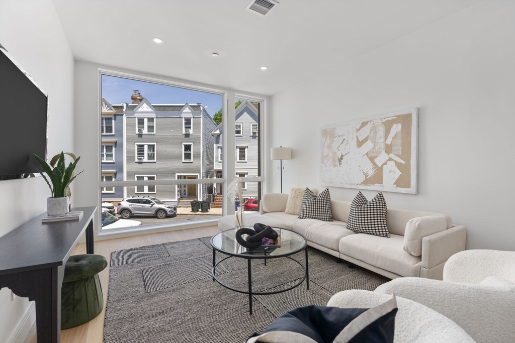 1778 Columbia Rd # 1