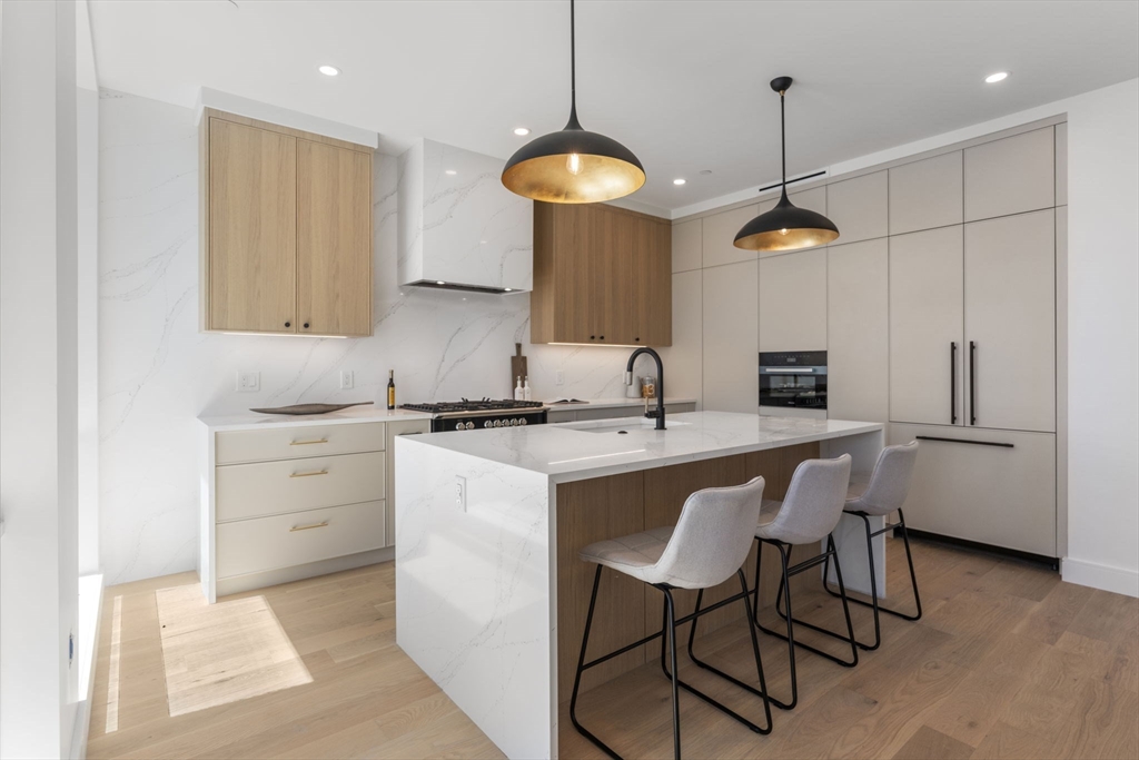 1778 Columbia Rd # 1