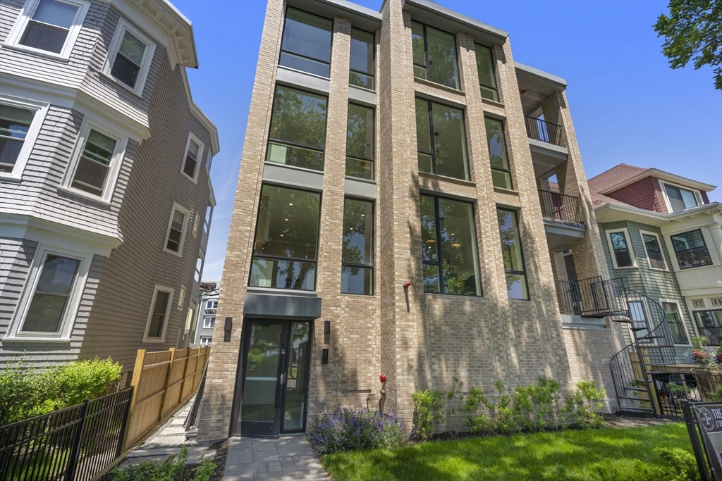 1778 Columbia Rd # 1