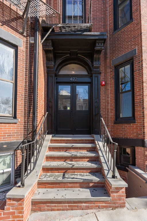 472 E 4th St # 3