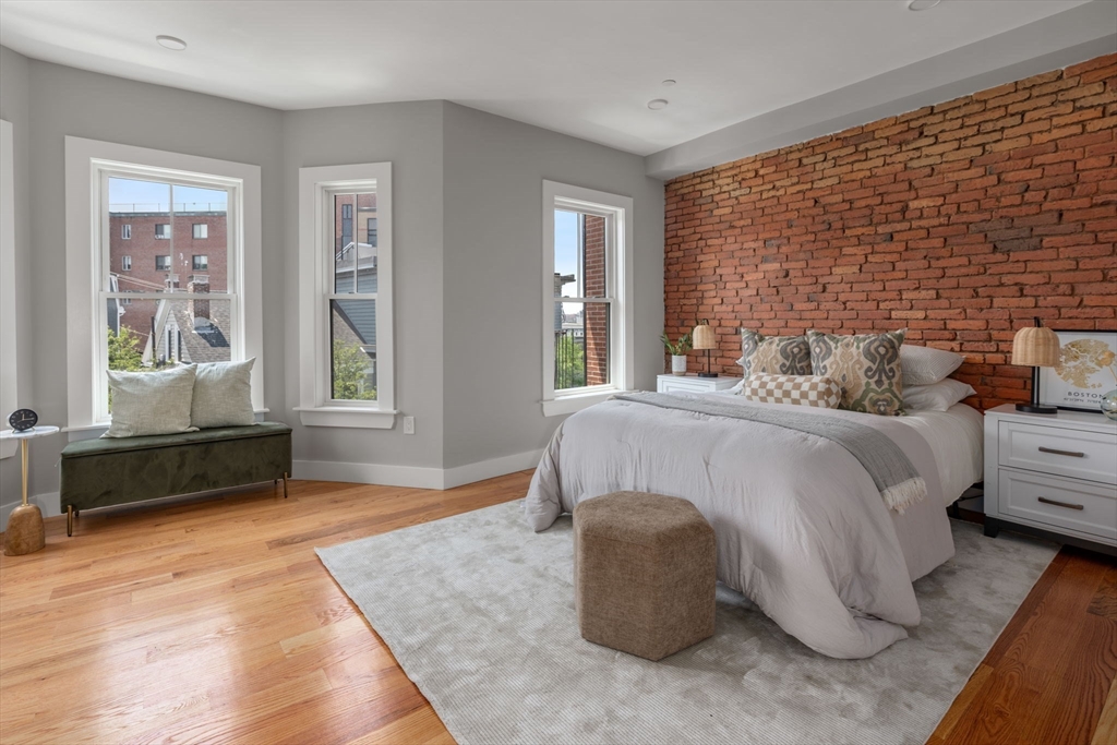472 E 4th St # 3