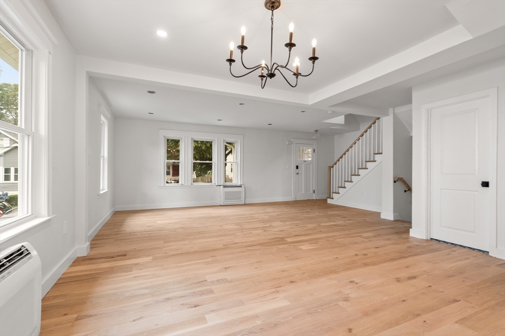 10 Thurlow St