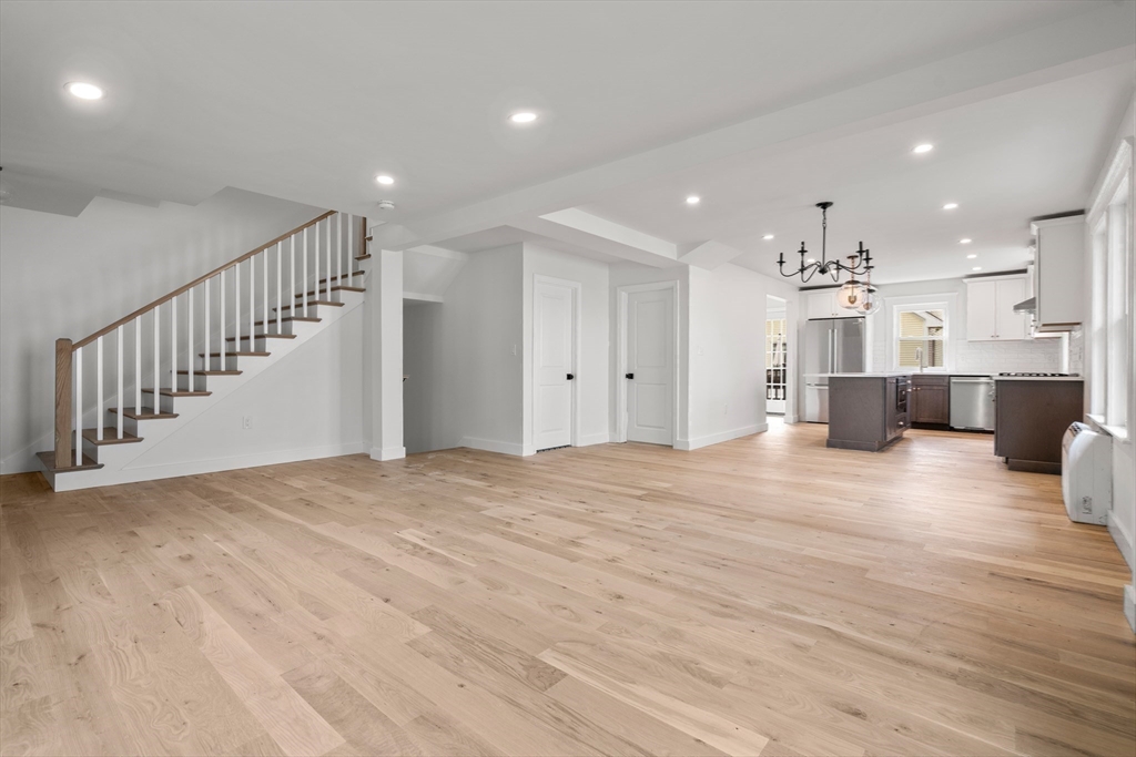 10 Thurlow St