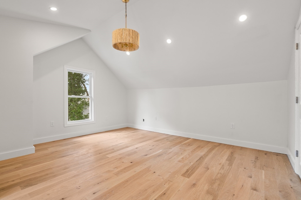 10 Thurlow St
