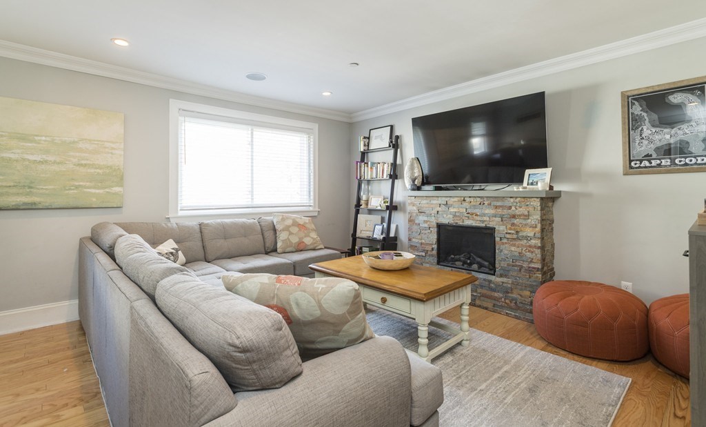 293 D St # 2