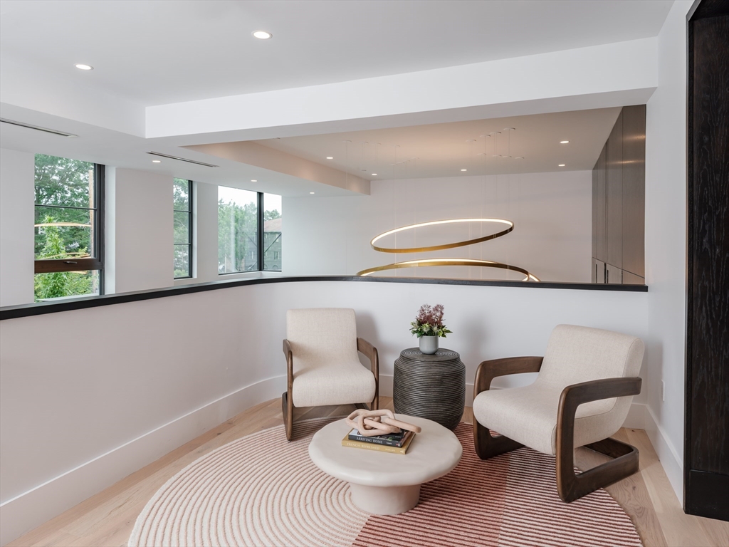 100 Linden Street # 210 Unit: #210