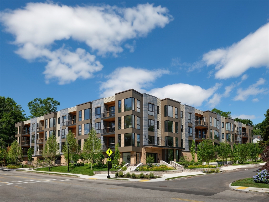 100 Linden Street # 210 Unit: #210