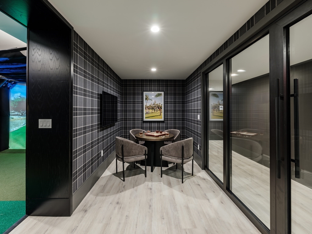 100 Linden Street # 210 Unit: #210