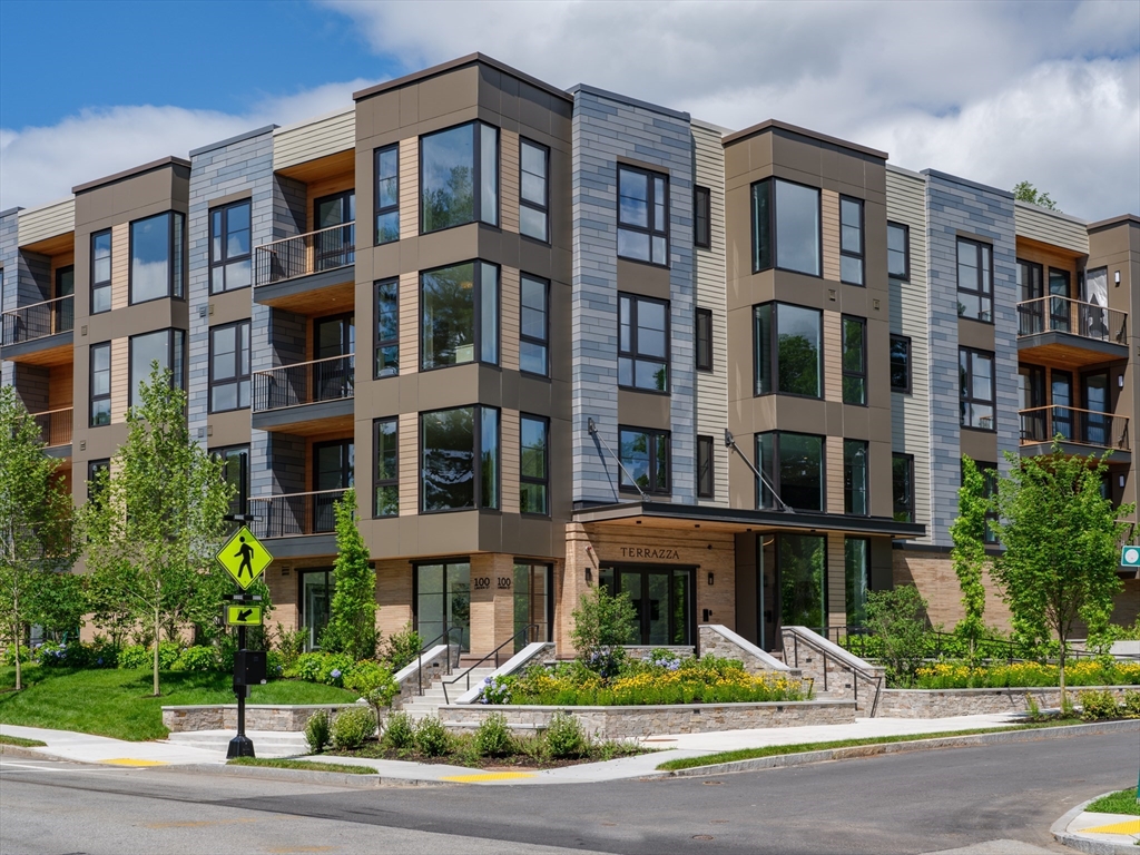 100 Linden Street # 210 Unit: #210