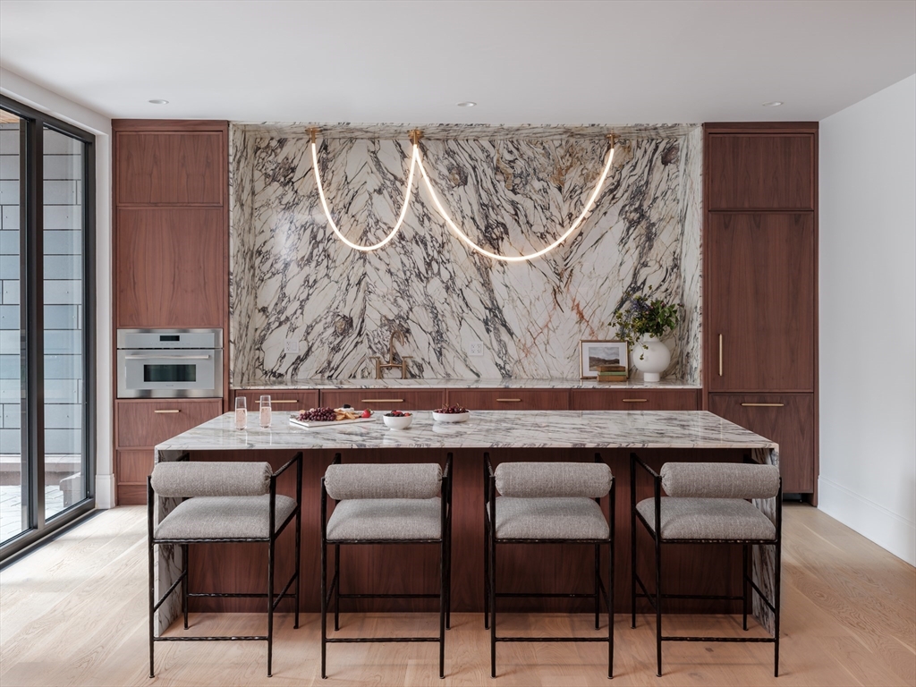 100 Linden Street # 210 Unit: #210