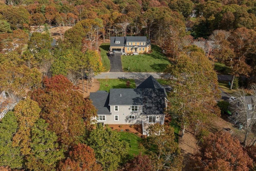 4 Deep Wood Dr