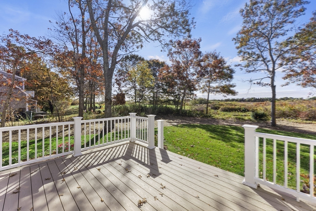 4 Deep Wood Dr