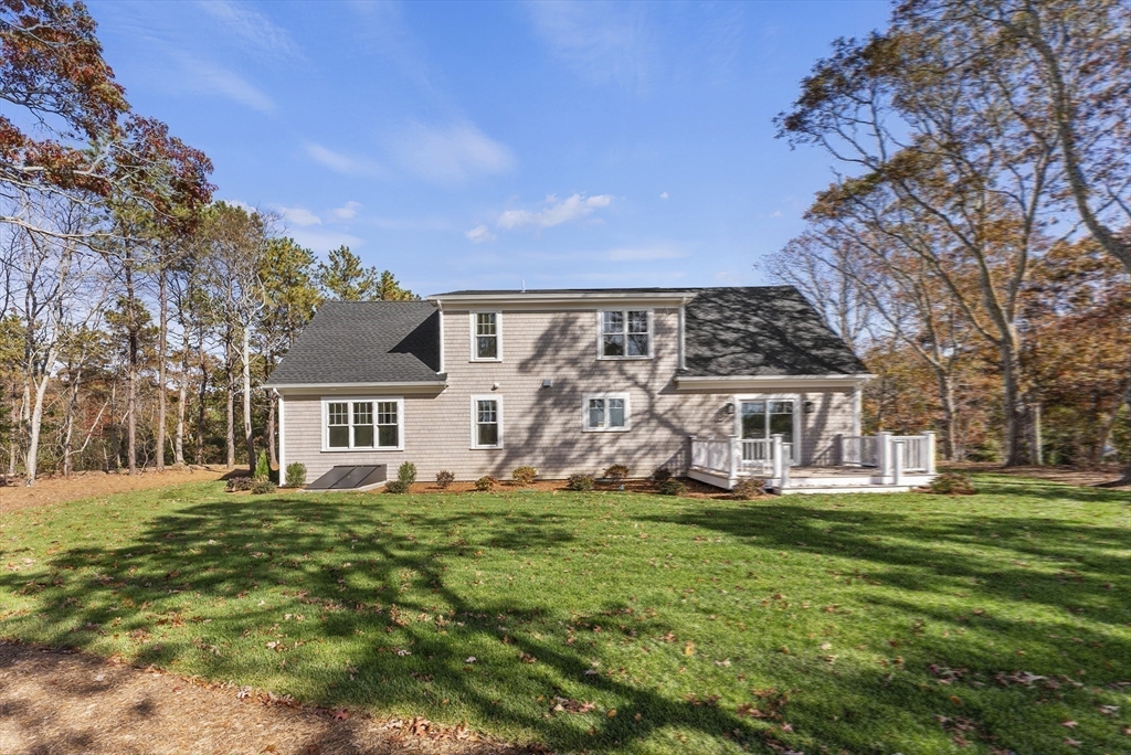 4 Deep Wood Dr