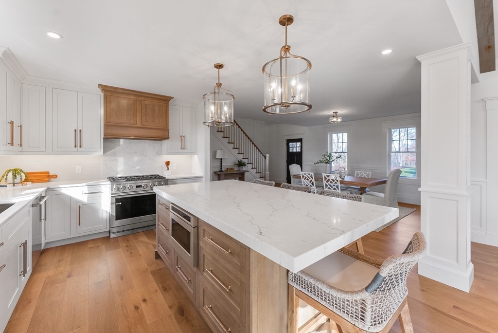 4 Deep Wood Dr