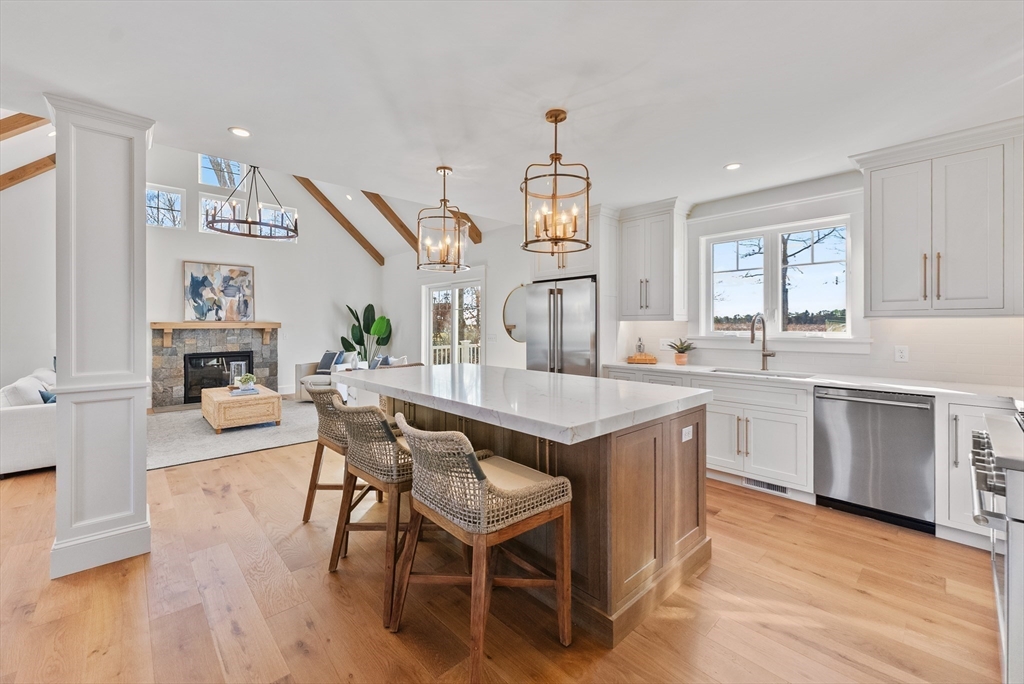 4 Deep Wood Dr