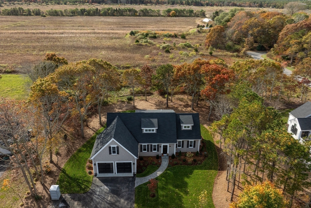 4 Deep Wood Dr
