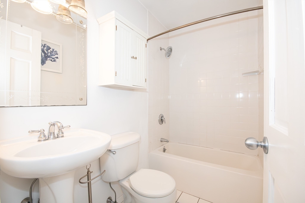 703 E Broadway # 2A