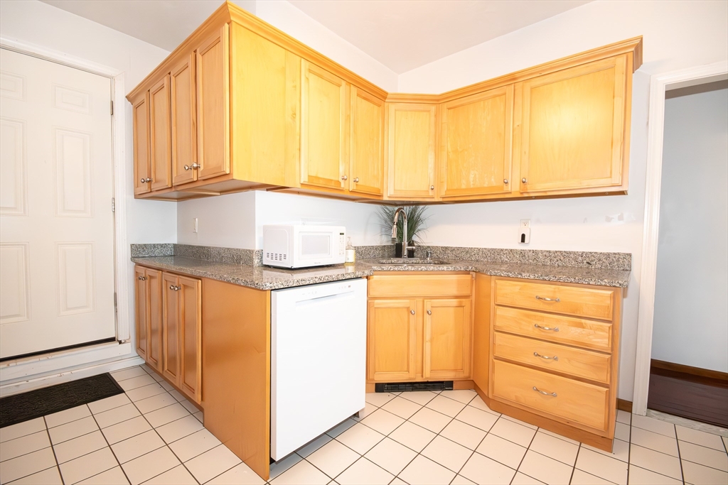703 E Broadway # 2A