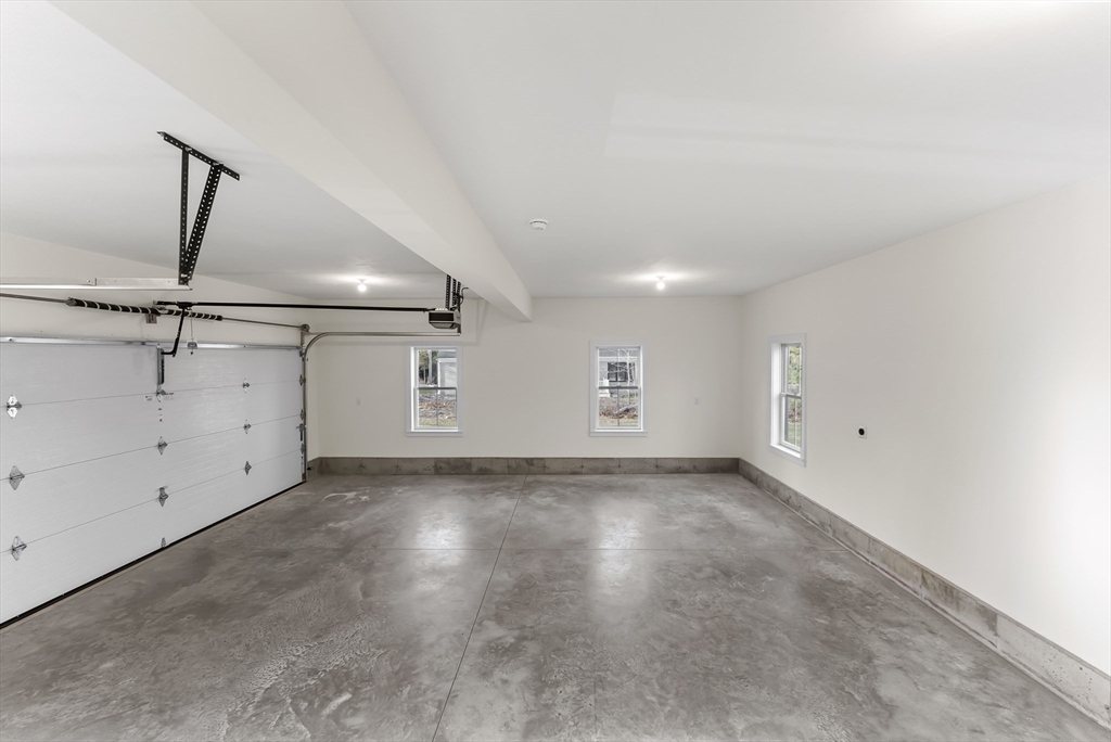 5 Deep Wood Dr