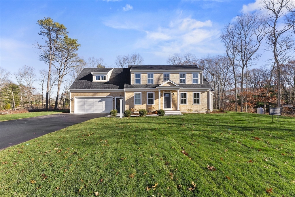 5 Deep Wood Dr