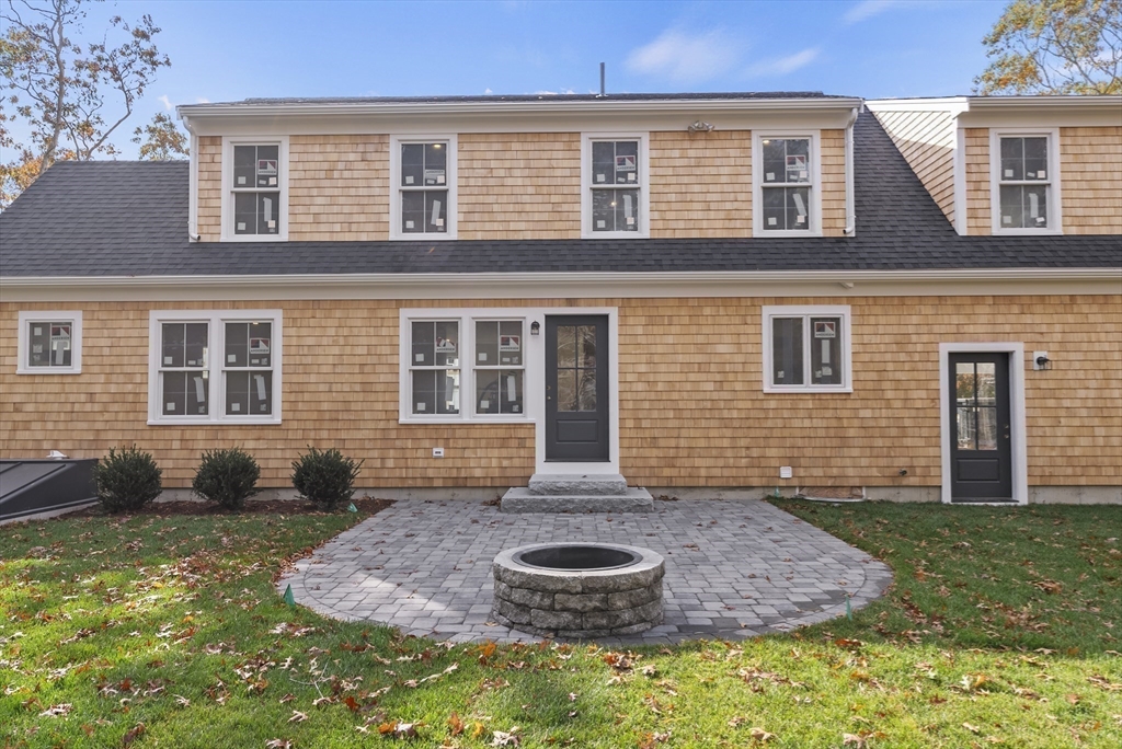 5 Deep Wood Dr
