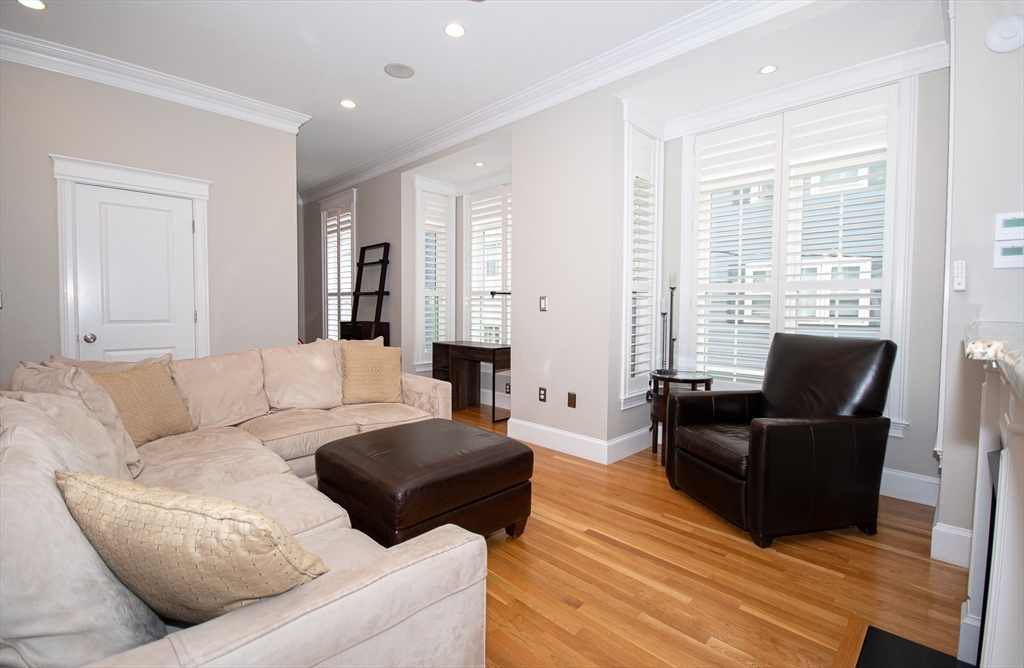 110 Bolton St Unit: SF