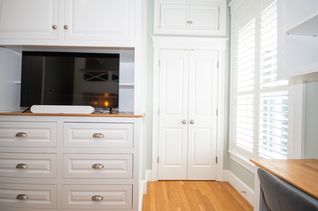 110 Bolton St Unit: SF