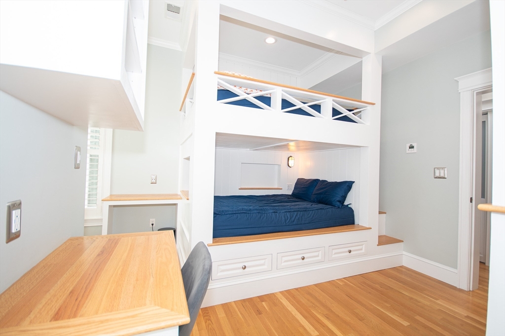 110 Bolton St Unit: SF