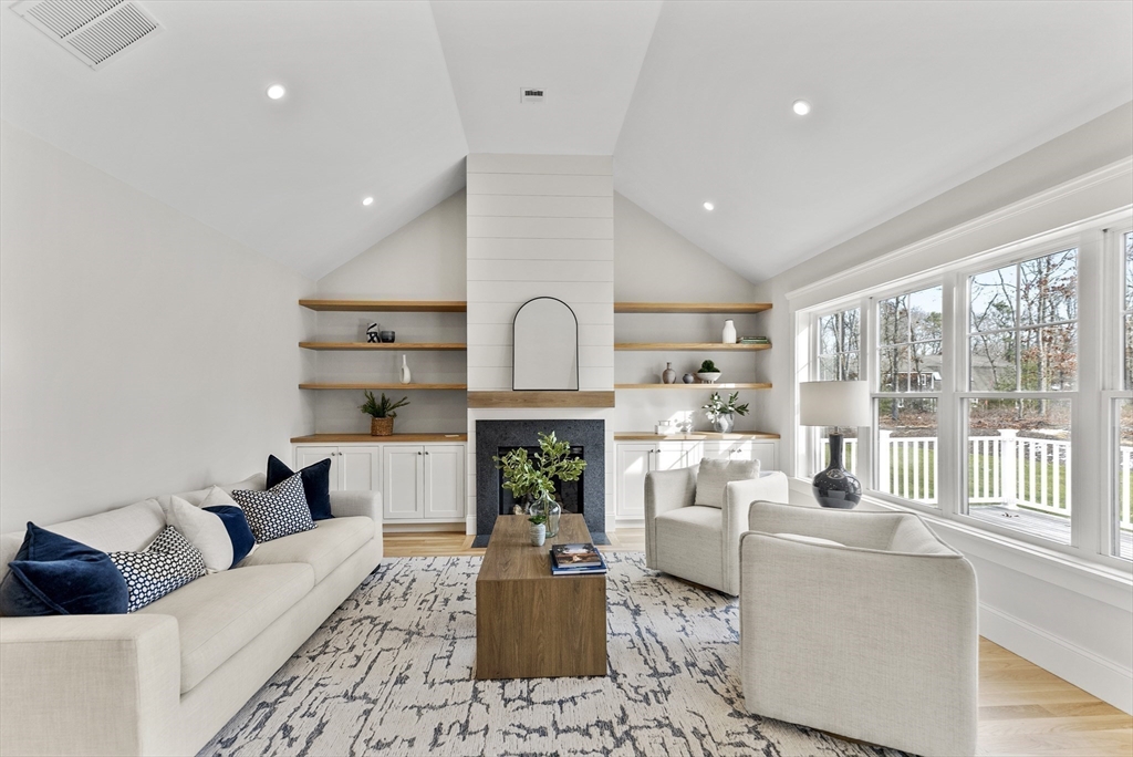 8 Laurel Lane