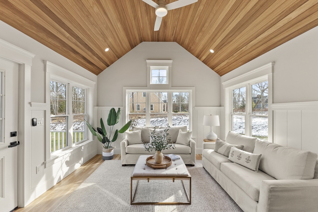 8 Laurel Lane