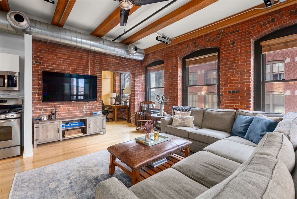 21 Wormwood St # 312