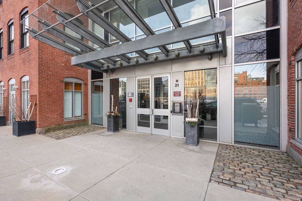 21 Wormwood St # 312