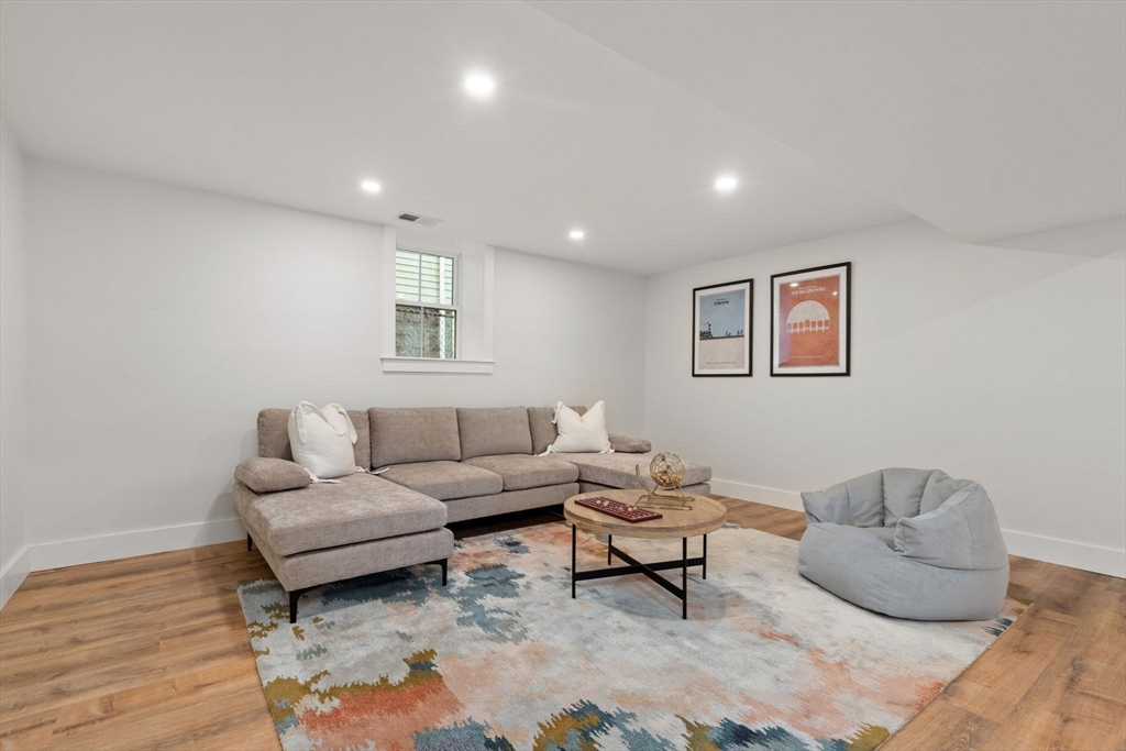 9 Packard Ave