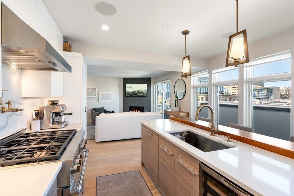 105 W 3rd # 5