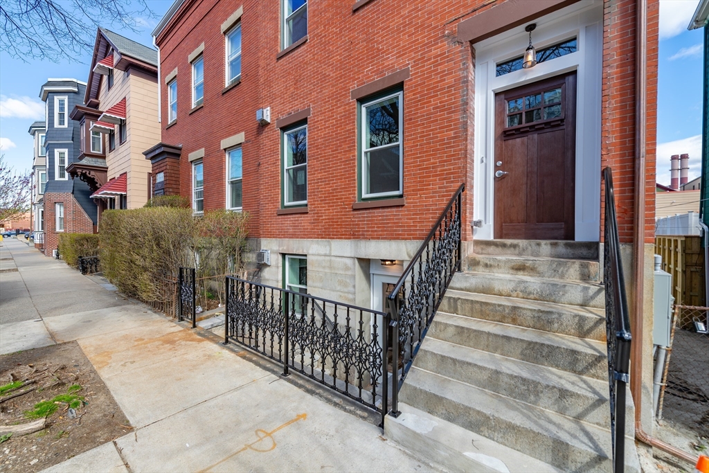 722 E 4th St. # 1