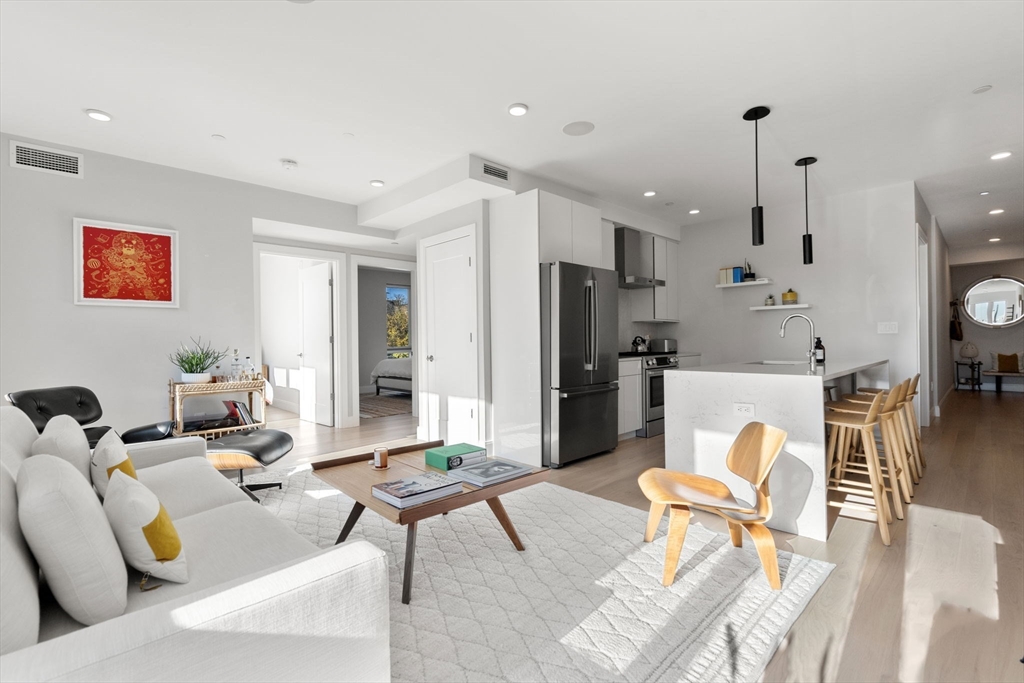 20 W 5th St # 2I