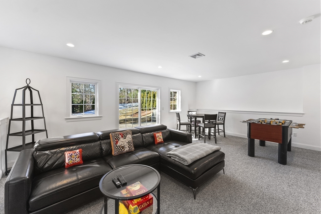 23 Rosewood Cir