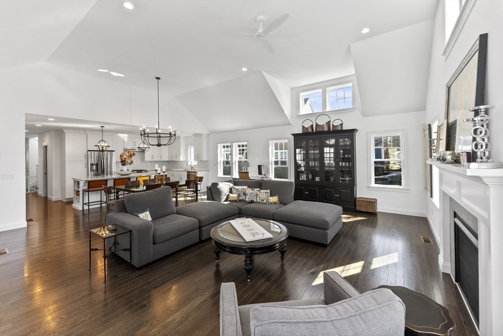 23 Rosewood Cir